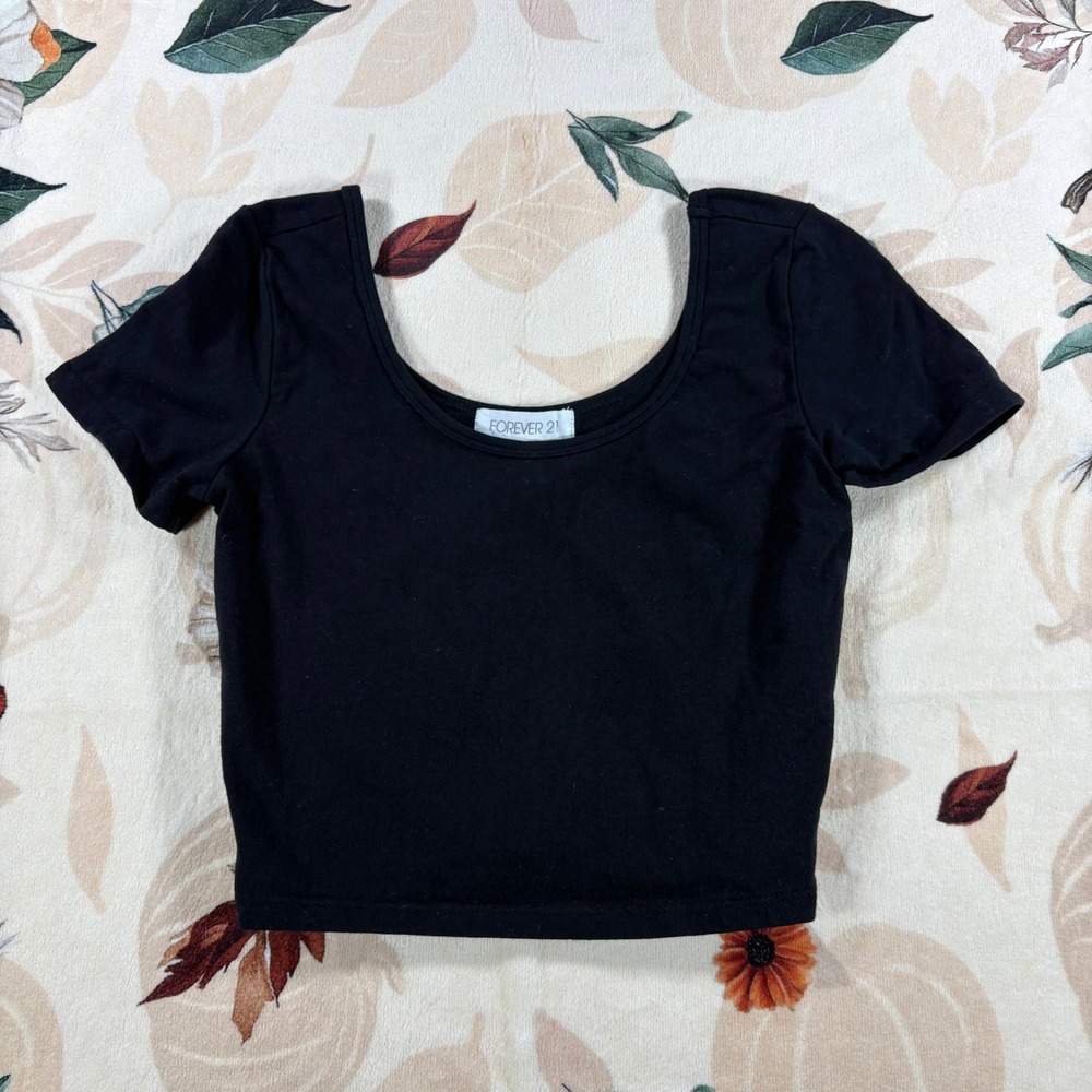 Forever 21 Black Cropped Scoop Neck Short Sleeve Stretch Knit Top Womens Small